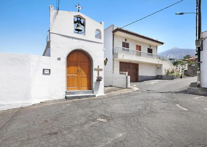 Carmenes Villa