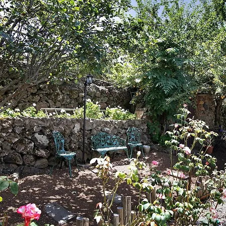 Carmenes Villa