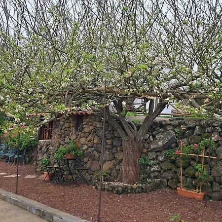 Carmenes Villa *