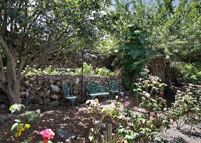 Carmenes Villa *