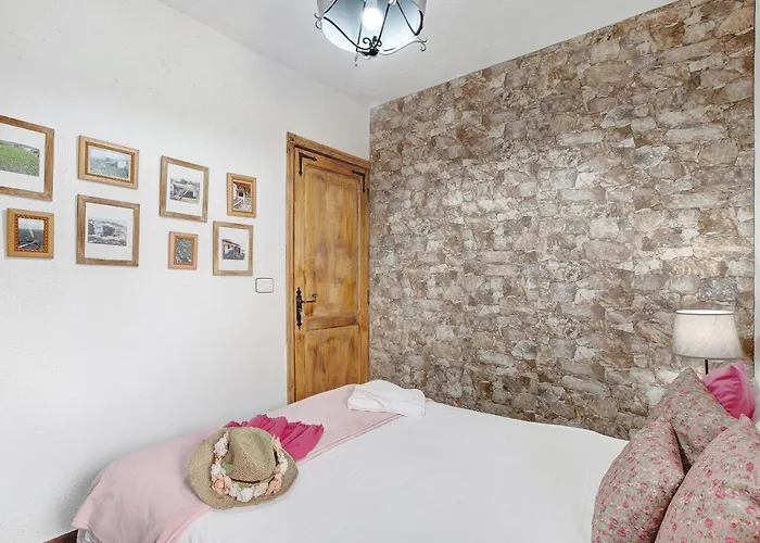 Carmenes Villa *